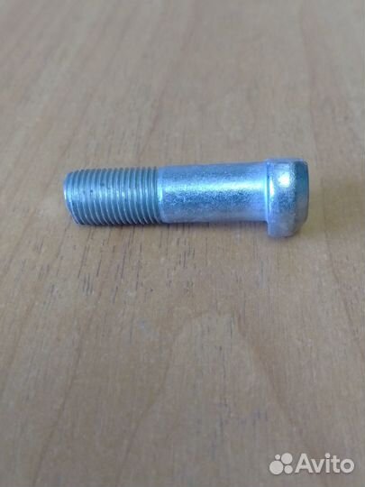 Болт М10х1х35 заднего моста уаз,Волга.Кр.Этна