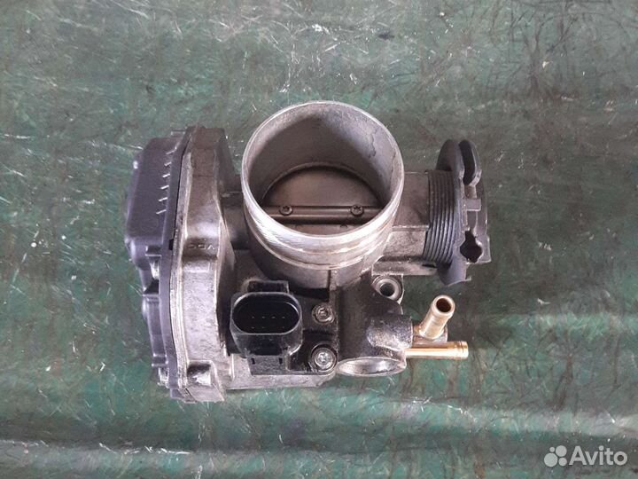 Дроссельная заслонка Skoda Octavia 1.6 AKL