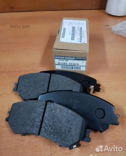Nissan D10604CA0A колодки тормозные передние / PAD