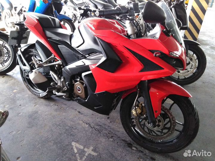 Мотоцикл bajaj pulsar RS200