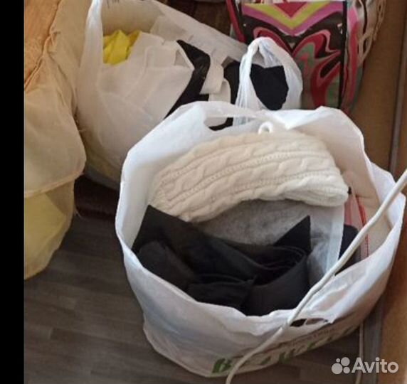 Два пакета вещей