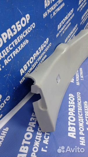 Обшивка крышки багажника Lexus Rx300 кроссовер