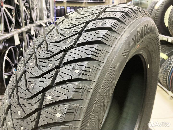 Yokohama Ice Guard IG65 215/60 R17