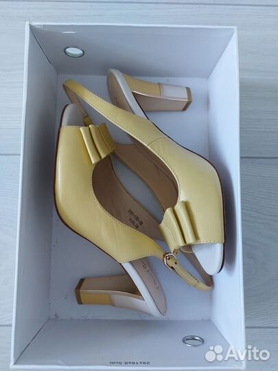 Босоножки новые нат.кожа Dino Ricci