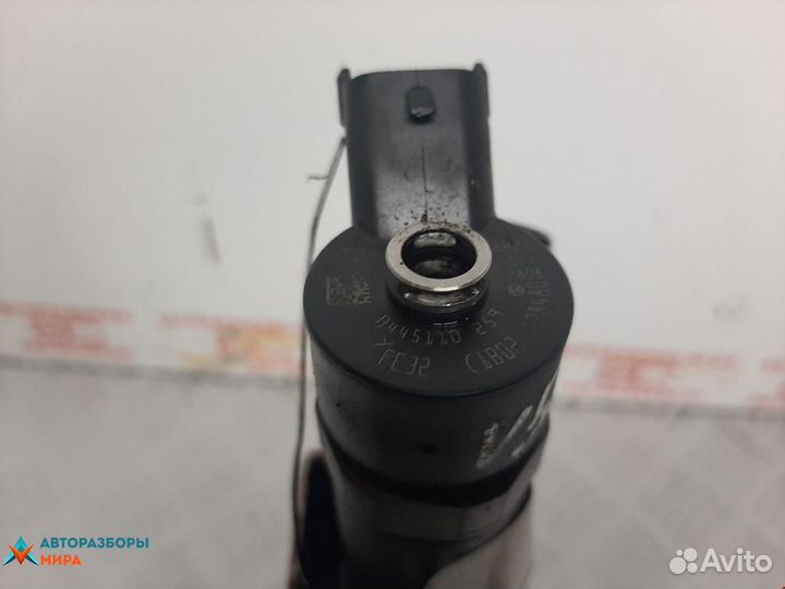 Форсунка Peugeot 206 рест. 2005 1609850580