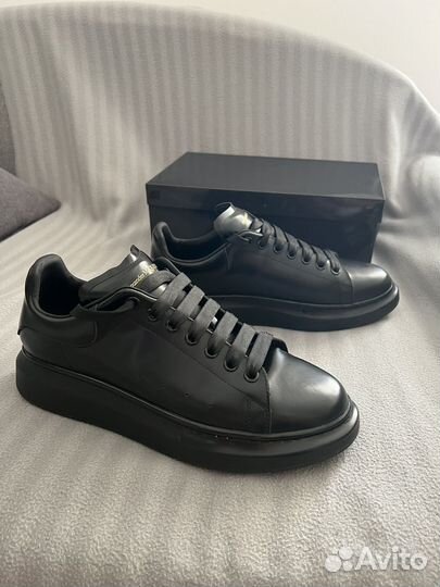 Кроссовки Alexander McQueen Oversized sneakers