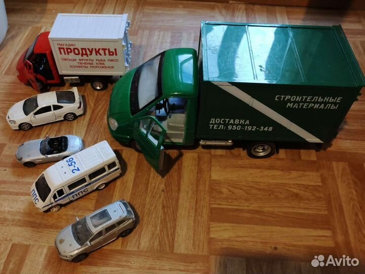 Модель автомобиля игрушки