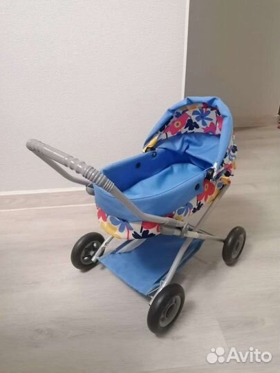 Коляска кукольная