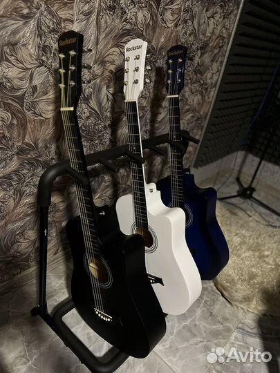 Акустическая гитара