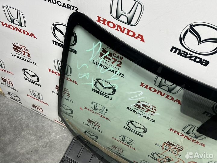 Стекло лобовое переднее Mazda Axela BK 2002-2008