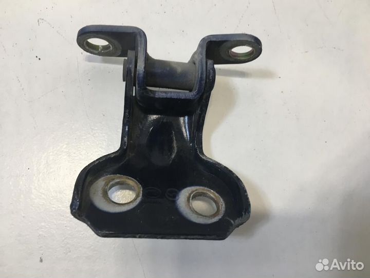 Петля двери задней правой нижняя Great Wall Safe G