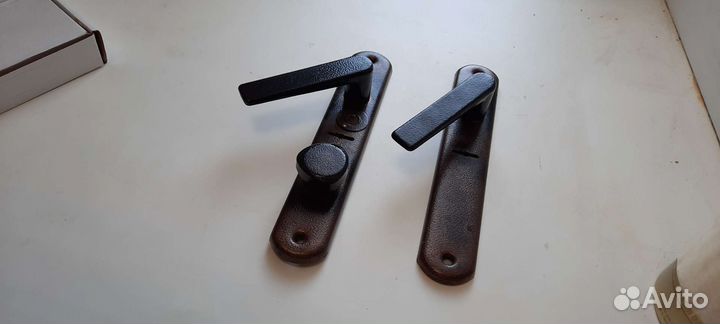 Замок для входной двери и ручки