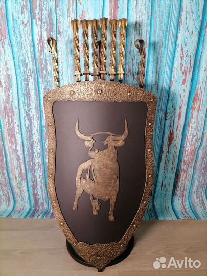 Каминный набор Щит-подставка Бык на 6 шампуров Ара