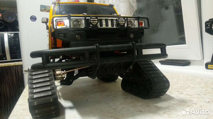 Радиоуправляемая машина 1:10