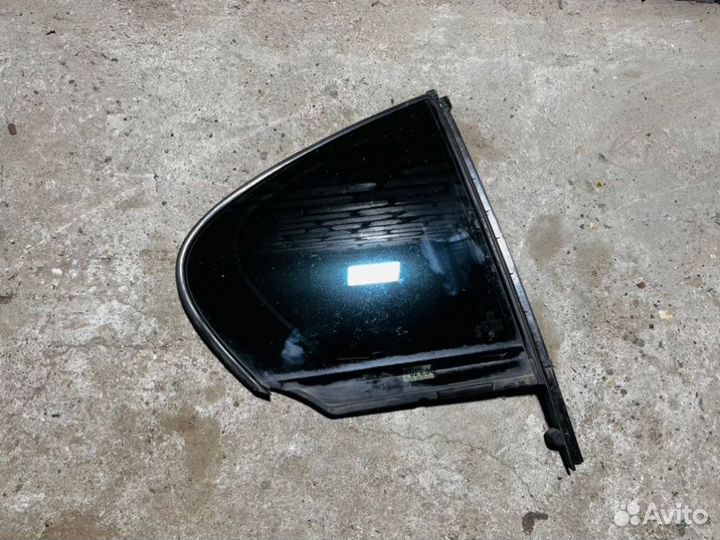 Стекло двери заднее правое Bmw 7 F02 N63B44A 2011