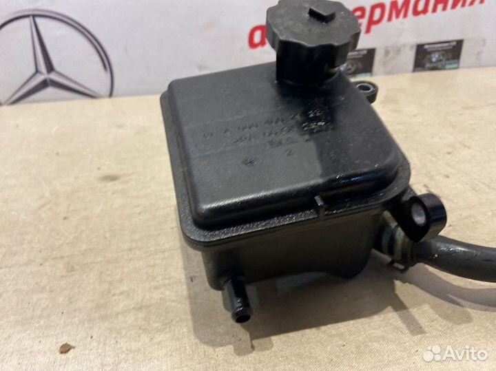 Бачок гидроусилителя руля Mercedes C180 C204