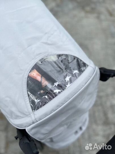 Прогулочная коляска новая