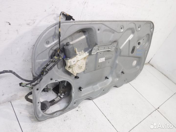 Стеклоподъемник электрический передний правый 1736