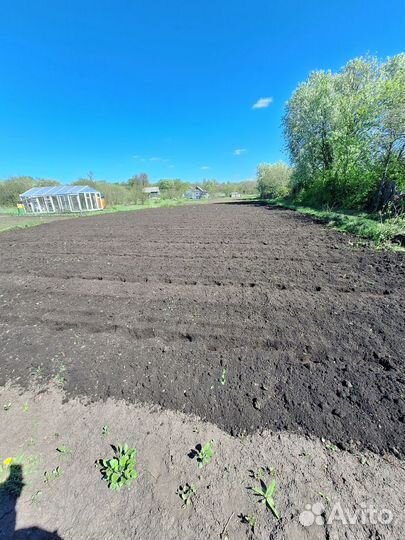 Вспашка земли мотоблоком