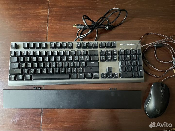 Игровая механическая клавиатура лазерная мышь