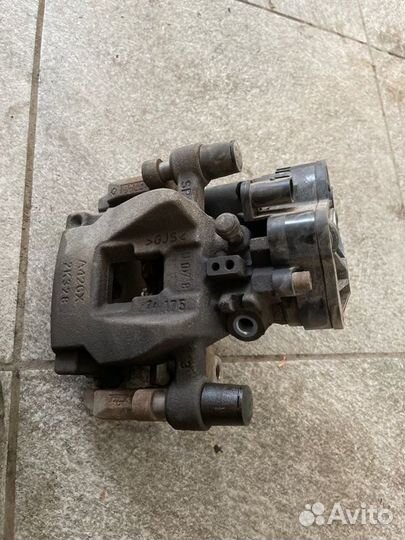 Суппорт задний Jaguar F-Pace X761 AJ126 2016