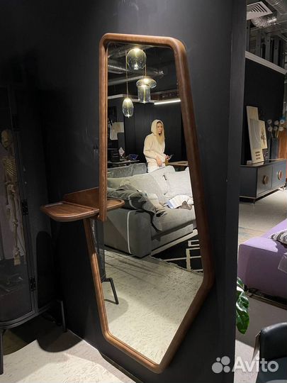 Зеркало большое с полкой