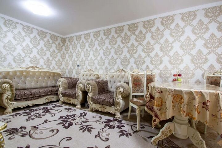 4-к. квартира, 80 м², 2/5 эт.