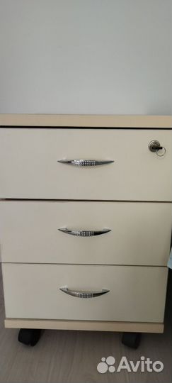 Тумба над кроватная