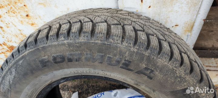 Pirelli Formula Ice 215/70 R16