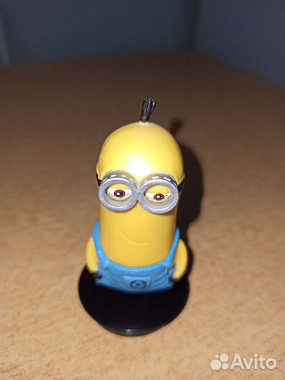 Игрушка-топпер на пробках из кинотеатра