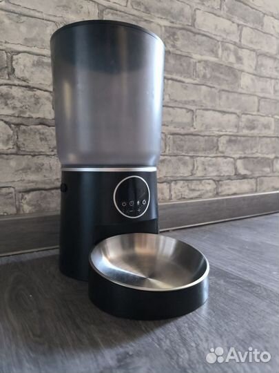 Умная автокормушка для кошек и собак