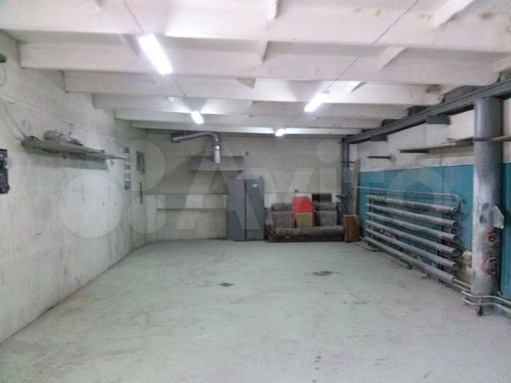 Гараж, > 30 м²