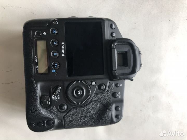 Зеркальный фотоаппарат