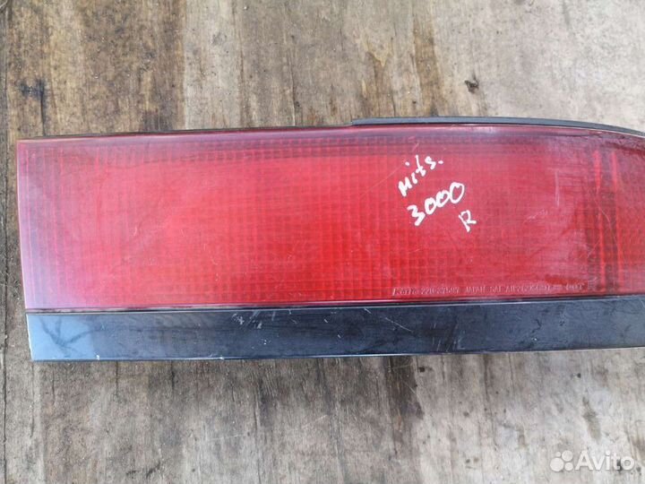 Фонарь задний правый додж стелс