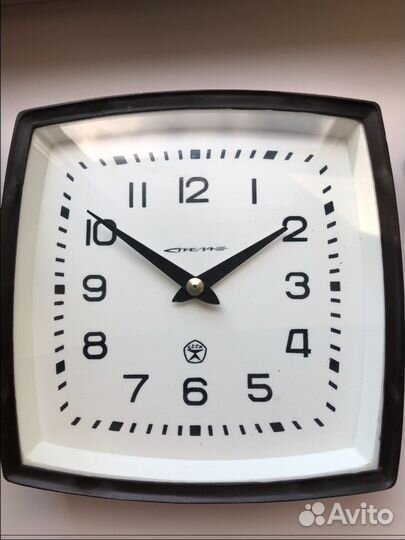 Часы вторичные электрические