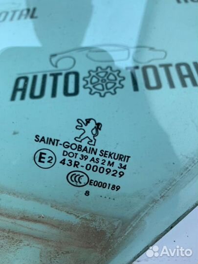 Стекло двери переднее левое Peugeot 308 EP6 2008