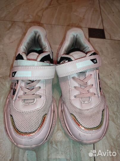 Кроссовки для девочки