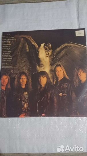 Две пластинки Iron Maiden
