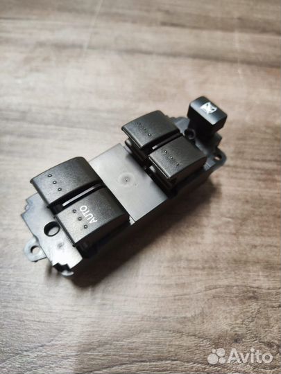 Блок управления стеклоподъемниками Mazda 3