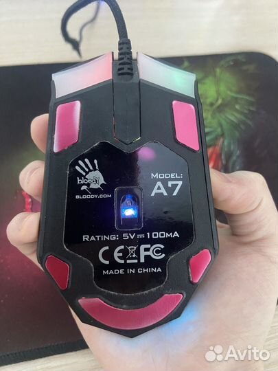 Игровая мышь Bloody A7 с игровым ковриком