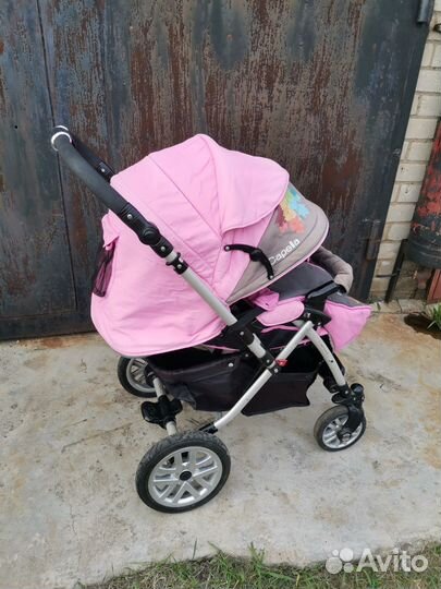 Прогулочная коляска с перекидной ручкой
