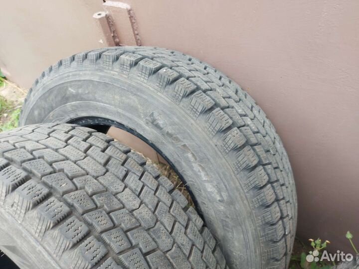 Hankook Winter I'Cept IZ2 215/70 R16