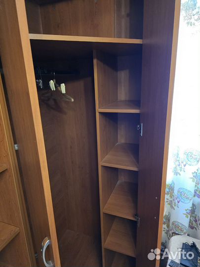 Угловой шкаф