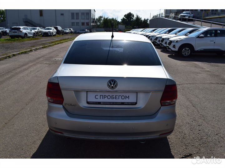 Volkswagen Polo 1.6 AT, 2015, 155 130 км