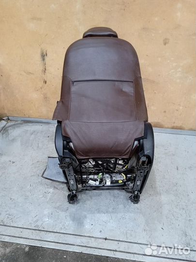 Сиденье салонное переднее правое Camry