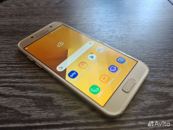 Samsung Galaxy A3 (2017) SM-A320F/DS, 2/16 ГБ