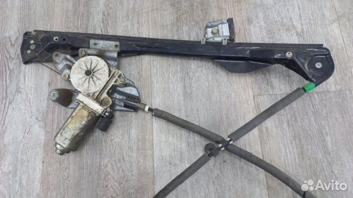 Стеклоподъемник передний правый Ford Focus 1 2002