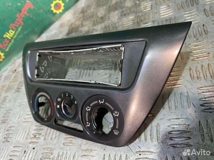 Консоль центральная Mitsubishi Lancer 9