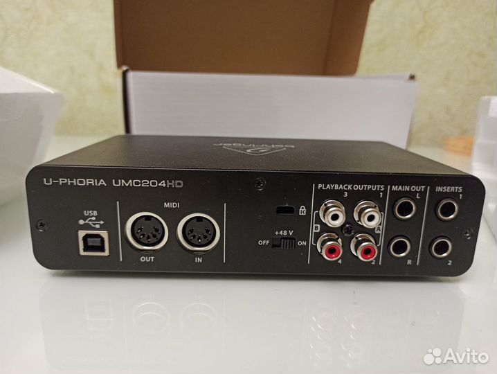 Внешняя звуковая карта Behringer U-phoria umc204hd