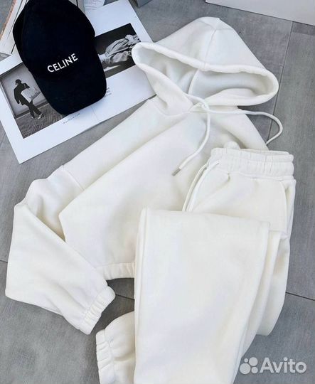 Женский костюм